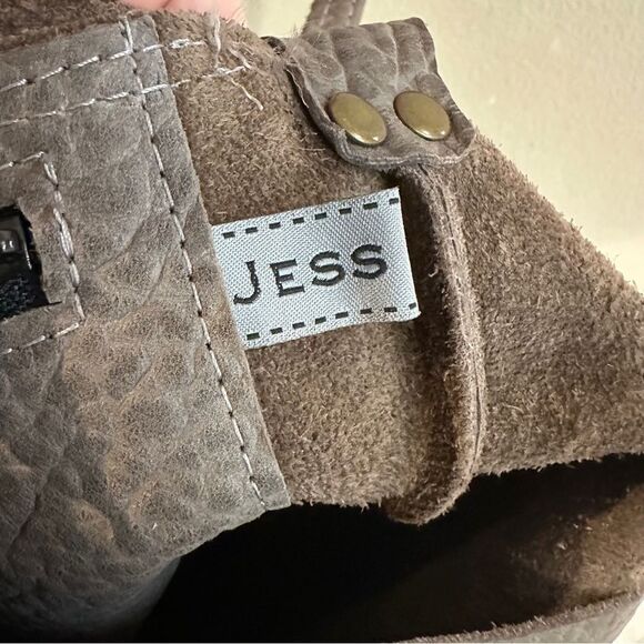 Jess Conti | handmade pebbled leather soft stone flap bag crossbody - Picture 11 of 16